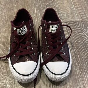 Brand New without Tags - Converse Allstar Snake Skin Maroon  Low Tops Size 8